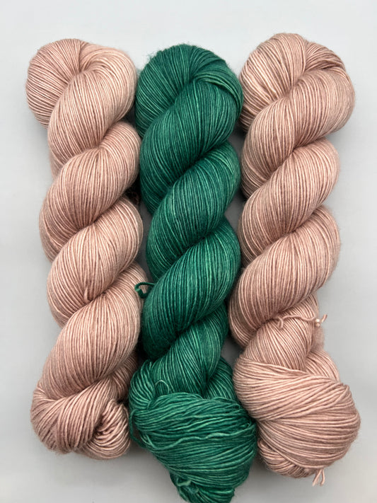 300g Grab Bag Fingering SINGLE PLY- #1